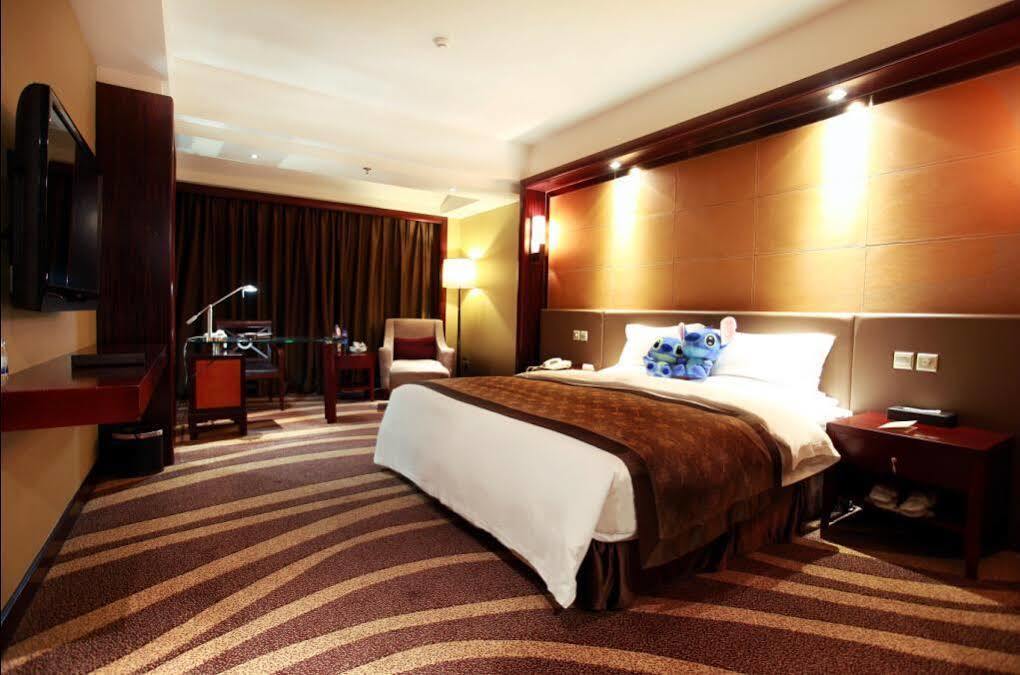 Empark Grand Hotel Chongqing Exterior photo