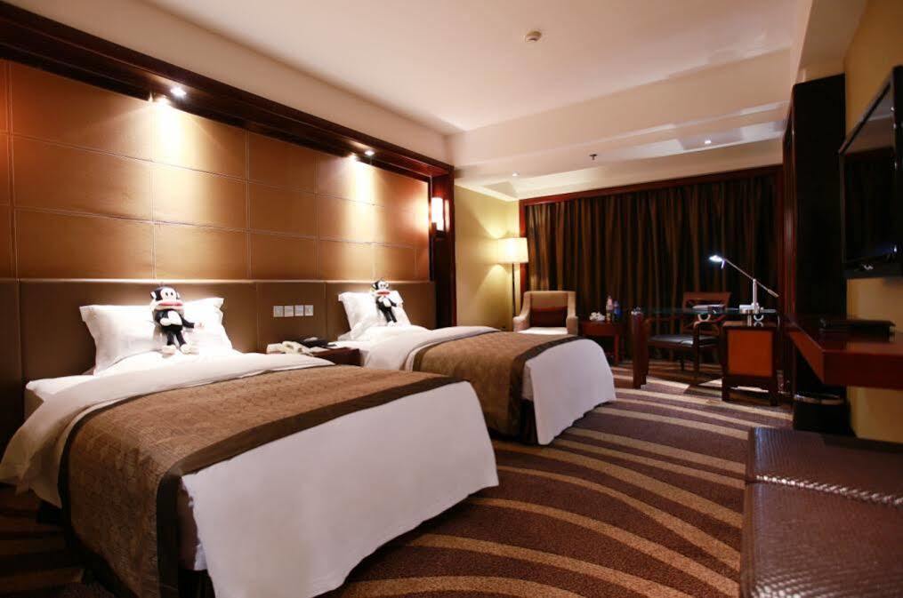 Empark Grand Hotel Chongqing Exterior photo