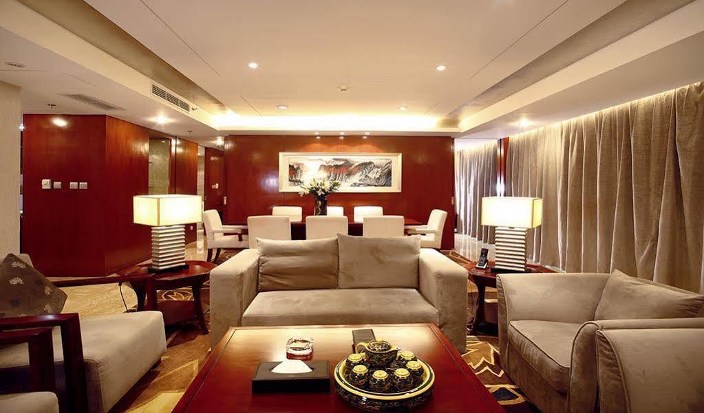 Empark Grand Hotel Chongqing Exterior photo